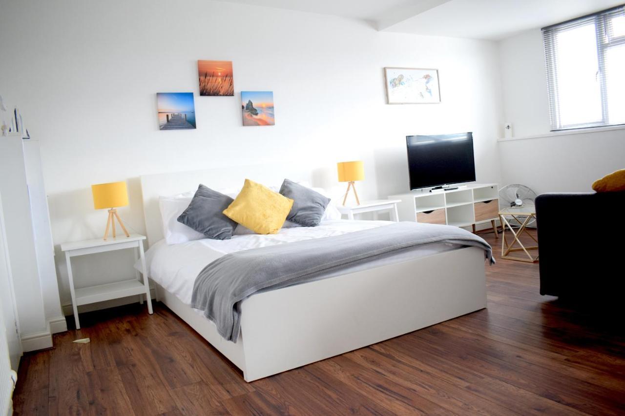 بورنماوث The Bay Beach Apartments المظهر الخارجي الصورة