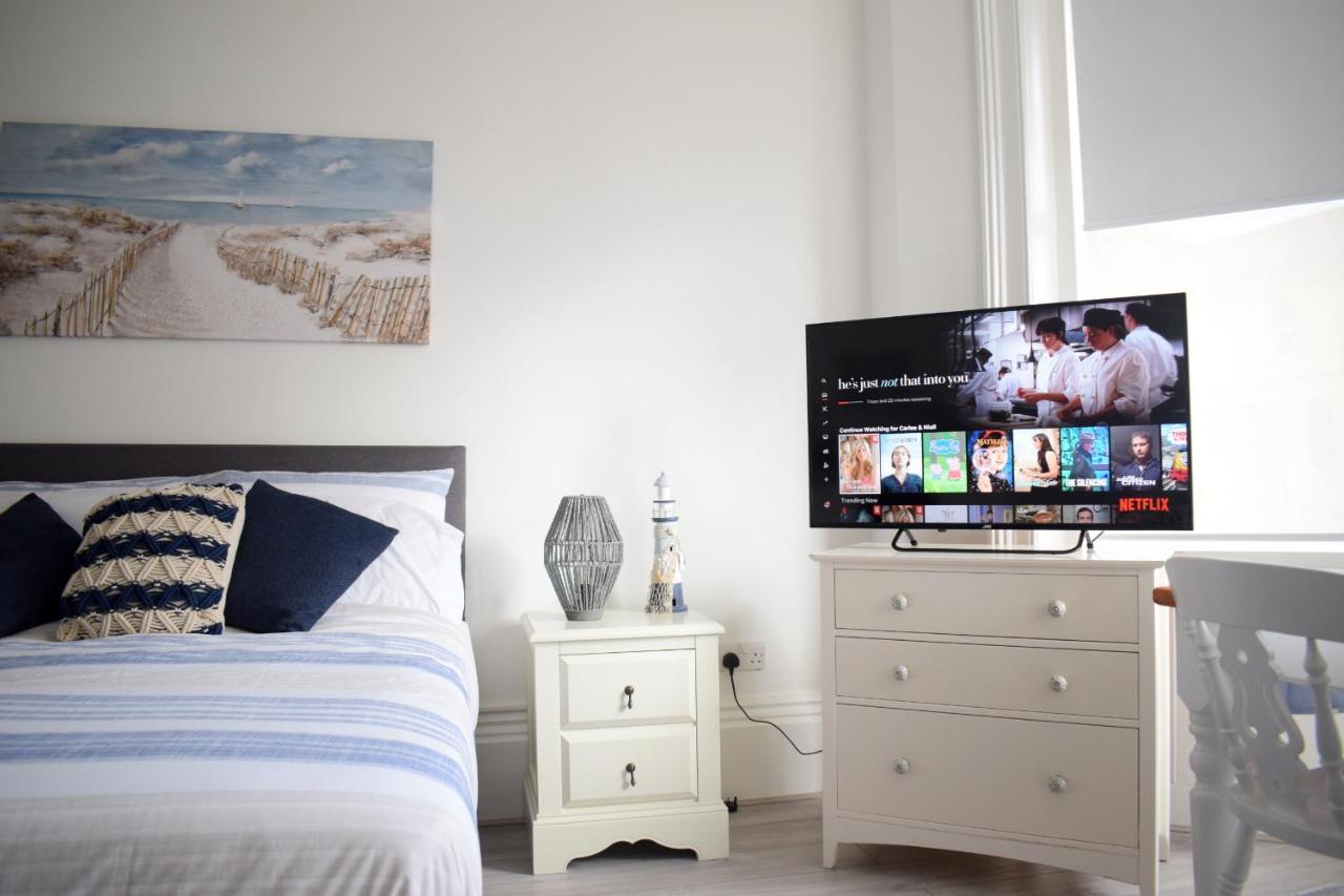بورنماوث The Bay Beach Apartments المظهر الخارجي الصورة